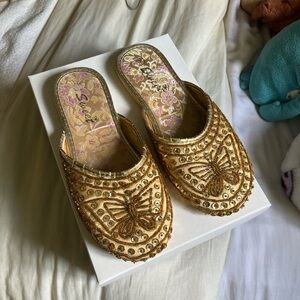 Vintage Gold Embroidered Butterfly Chinese Slippers